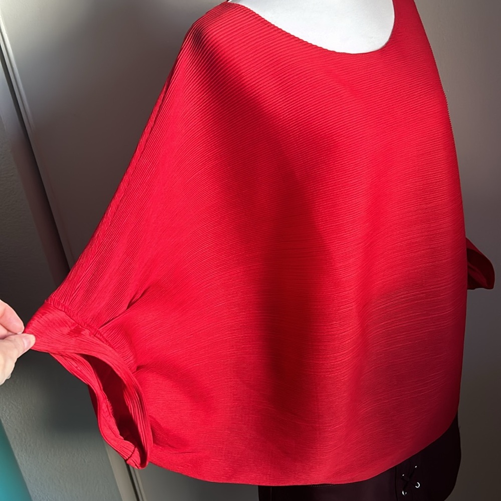 Striking Dolman Sleeve Oversized Stretch Pleated Boho Red Blouse - Picture 4 of 10